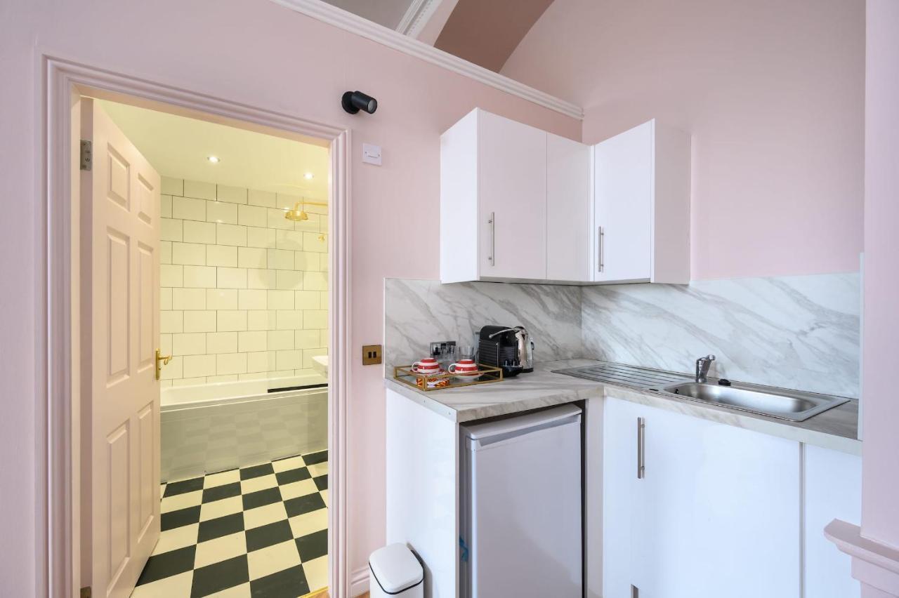 Charming Large Family Suite With Kitchenette Edinburgh Exterior foto